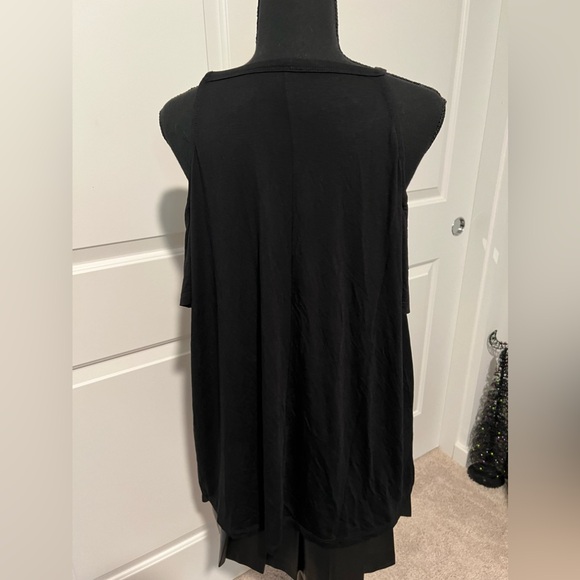 Torrid Cold Shoulder Marvin the Martian Top Size 2X - 18/20 - Picture 4 of 8